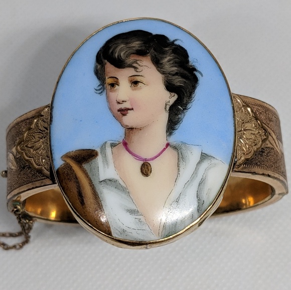 Victorian Antique Hinged Bracelet with Portrait - Picture 8 of 8